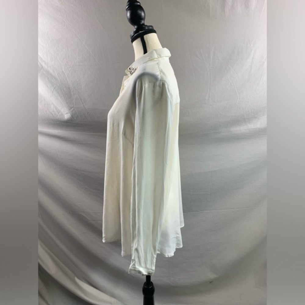 Off White Blouse With Rhinestone Collar - Picture 3 of 6